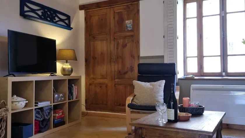 Atmosphärisches Ferienhaus für 6 Personen mit Holzofen - Image 1