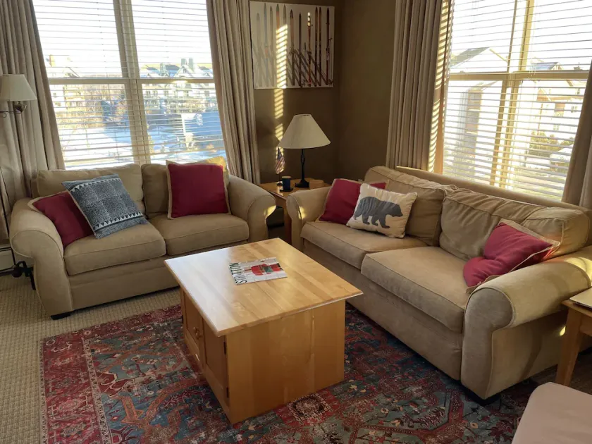 Perfect location! Walking distance to Stratton Village and Stratton Mountain! - Image 1