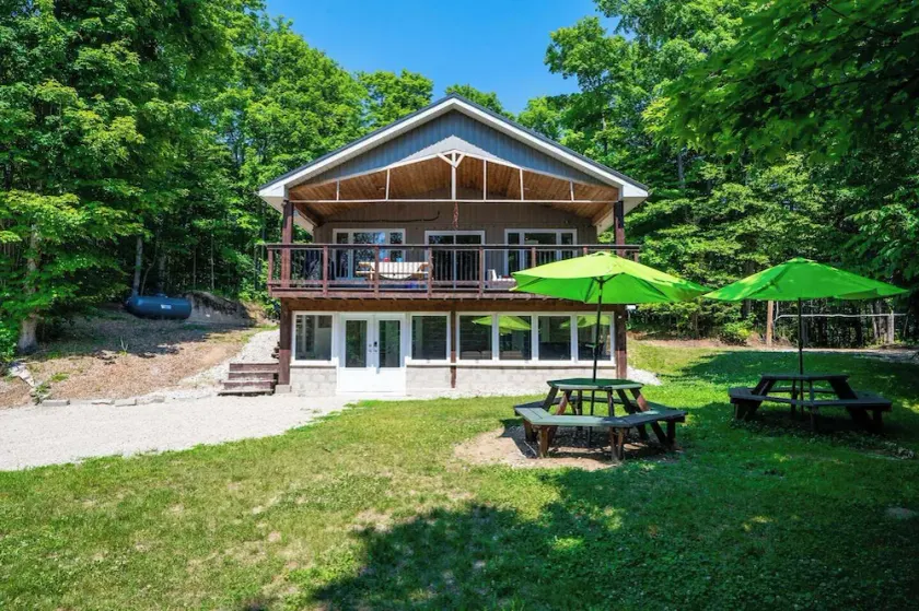 7-bed w/ Starlink ,  v-ball  near beach! - Image 1