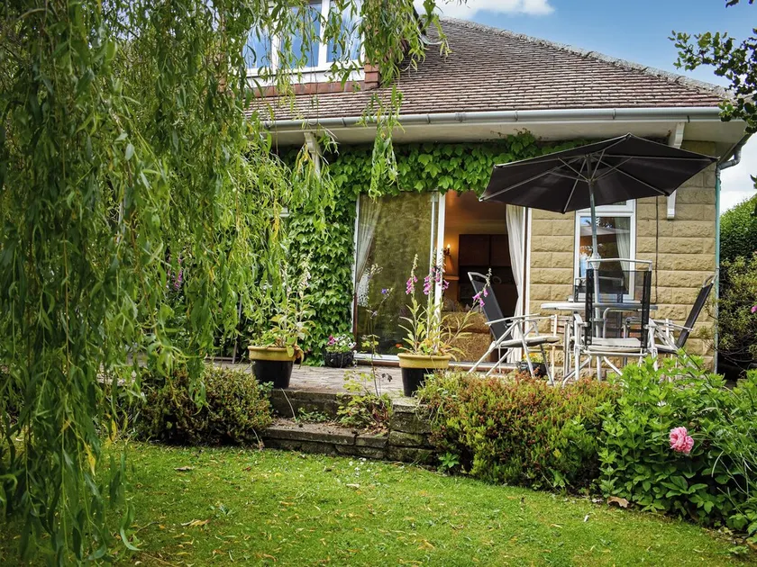 1 bedroom accommodation in Pickering - Image 1
