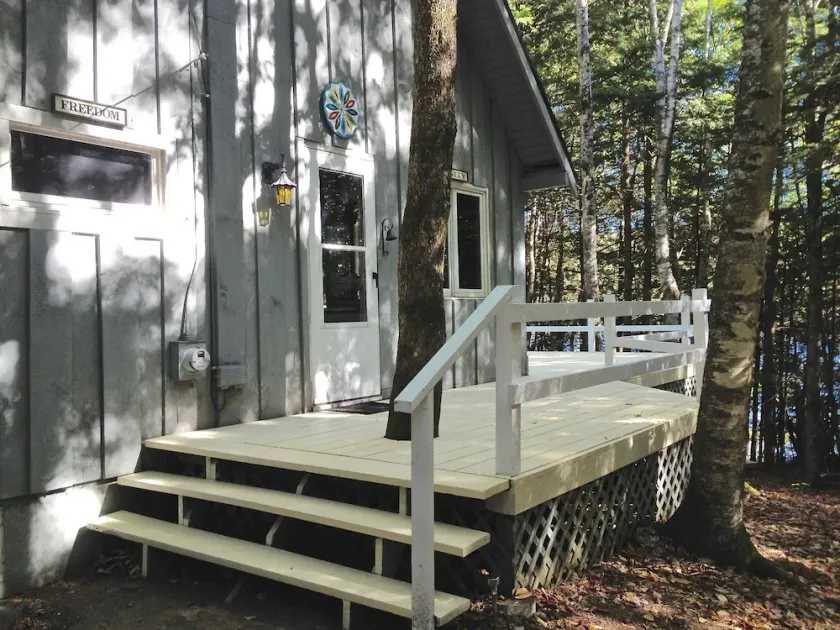 Comfy Cabin on the Lake - Image 1