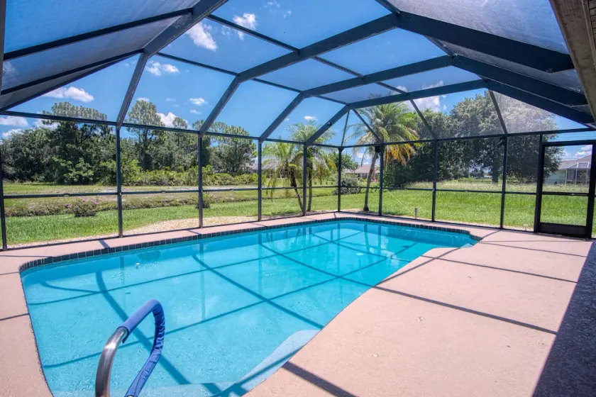 Punta Gorda Vacation Retreat with heated  pool-15 minutes to downtown. - Image 1