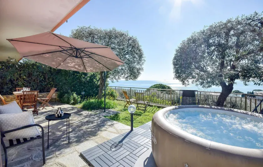 Beach Front Apartment In Recco With Wifi - Image 1