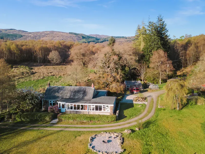 Strathcashel Cottage - Image 1