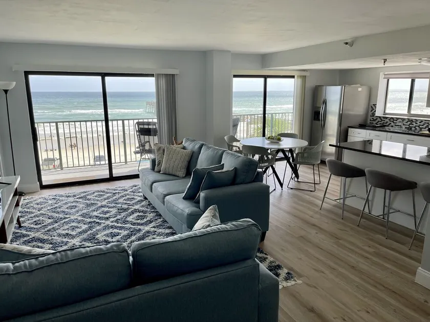 Appartement avec piscine et internet haut débit | Vue sur l'eau - Image 1