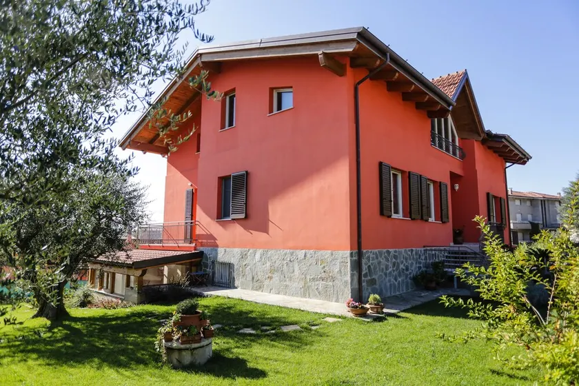 Villa mit Pool und großem Garten mit alten Olivenbäumen, gut ausgestattet- - Image 1