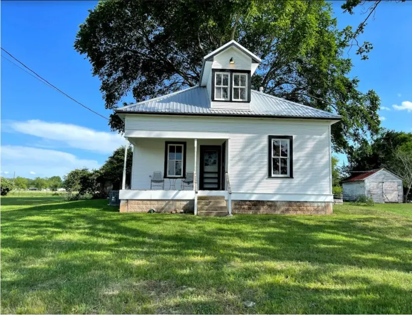 Country Home on the Colorado River; Round Top, MS 150, tubing, canoeing, fishing - Image 1