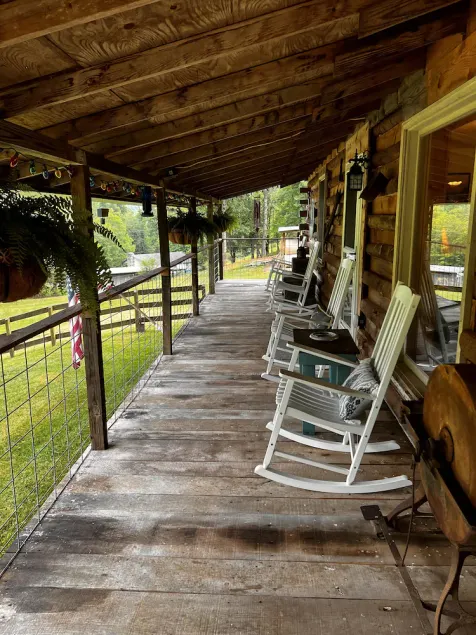 Lovely cabin on 136acre, 13 Miles from North Asheville.  6 miles from BR Parkway - Image 1