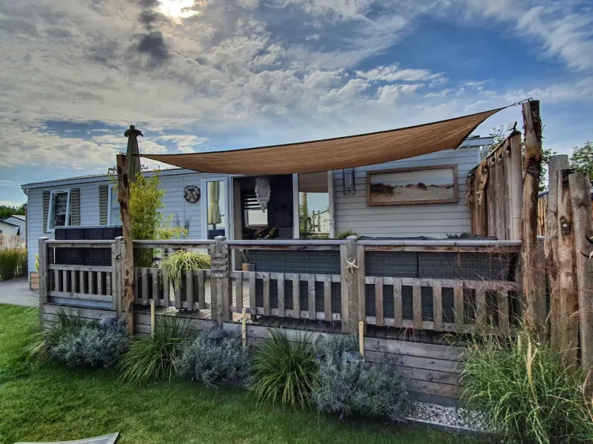 New! Vacation cottage for 4 people at a family-friendly campground in Oostkapelle. - Image 1