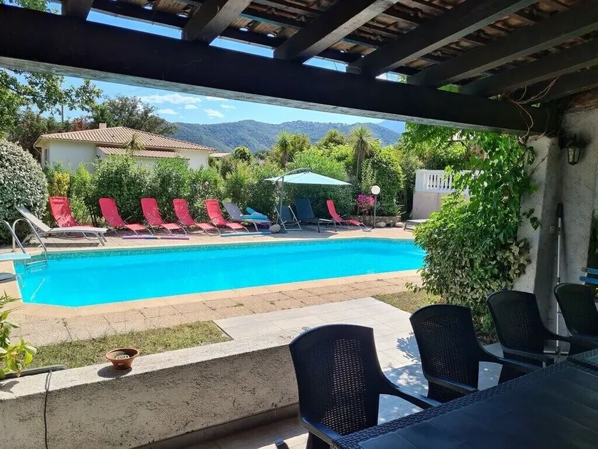 CHARMING HOUSE WITH PRIVATE POOL - Image 1
