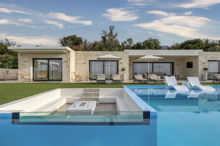 Elira Luxury Villa - With Private Pool - Image 1