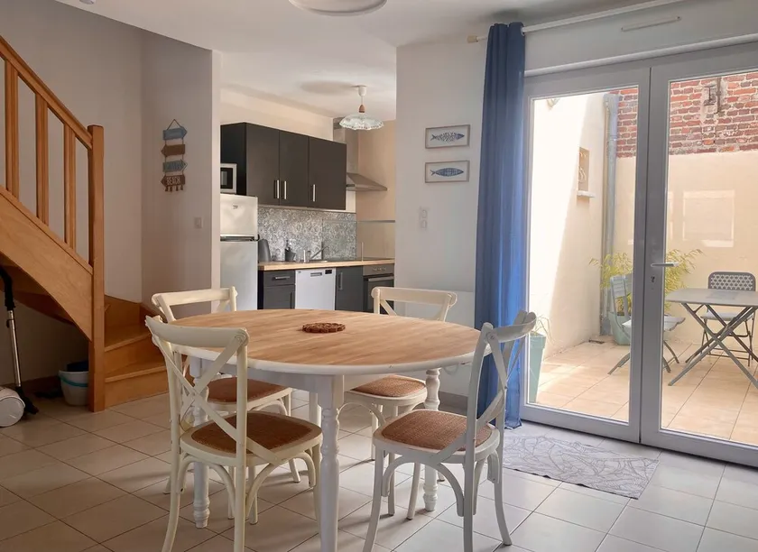 Comfortable cottage with closed parking near Berck - Image 1