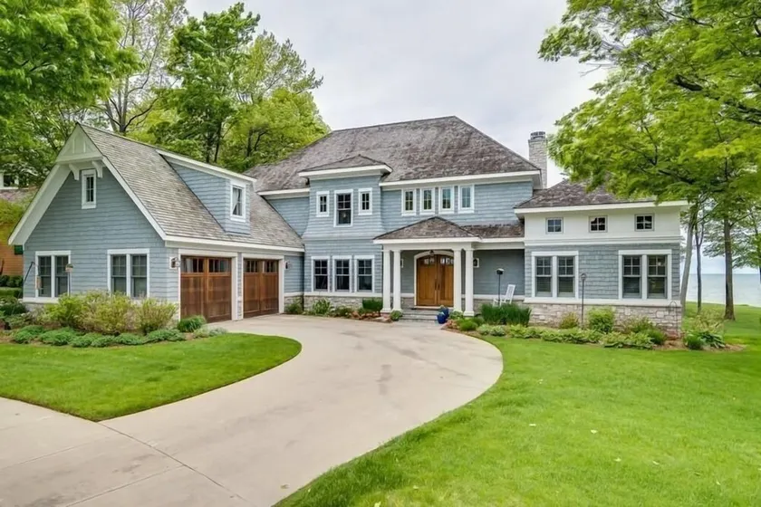 Luxury Retreat with Lake Views, Hot Tub, Fire Pit & Association Pool - Image 1