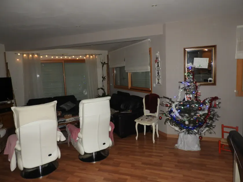TWO BEDROOMS TWO STEPS FROM THE PARISH ENCLOSURE - Image 1