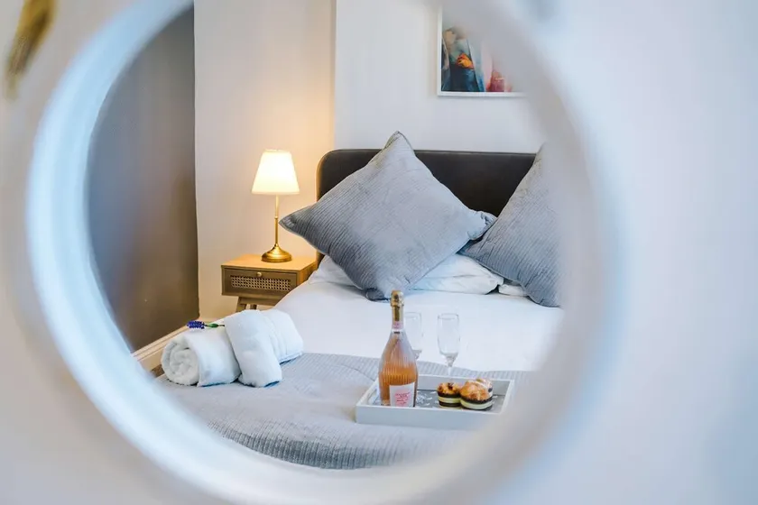 Cozy 3-bed Home Perfect for Business Groups - Image 1