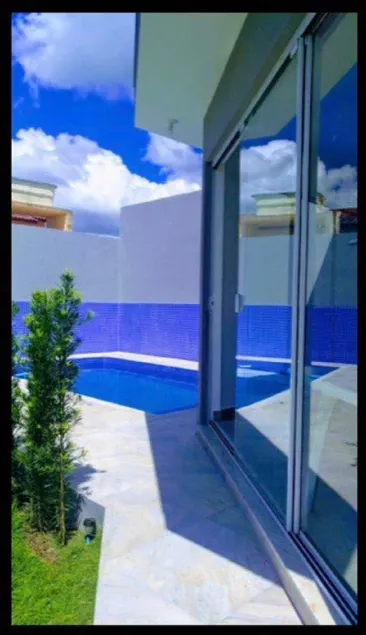Maison à 100 mètres de la plage avec piscine chauffée par des plaques solaires et hydro - Image 1