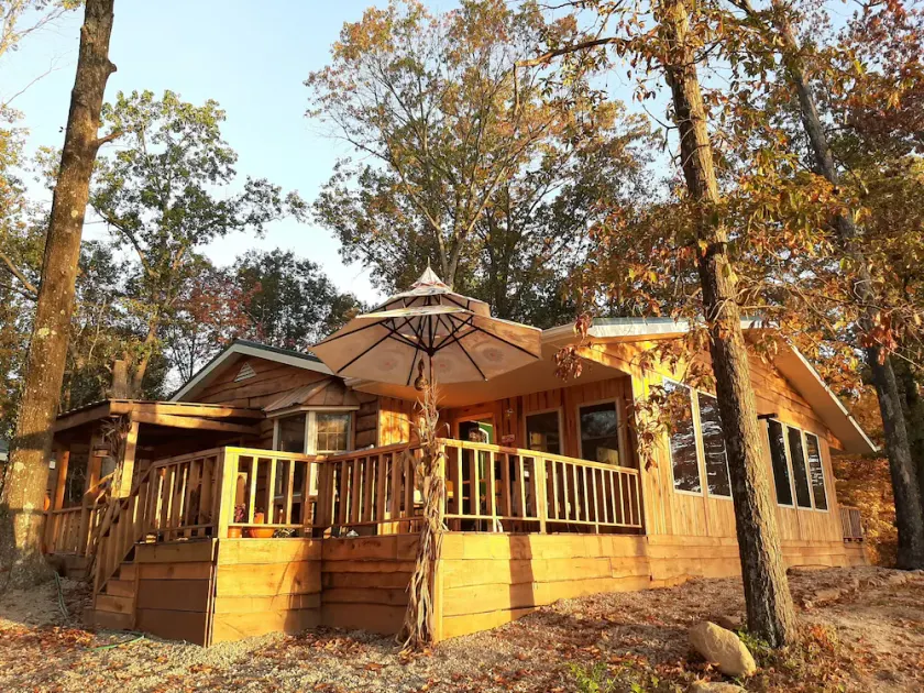 Lake View Cabin - Image 1