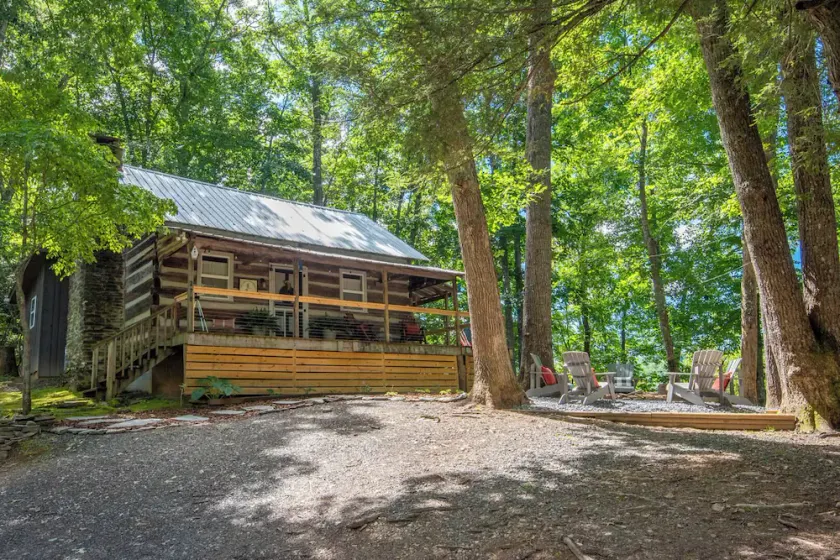 New Rental overlooking the New River - Cozy Cabin Between Boone and West Jefferson - Image 1