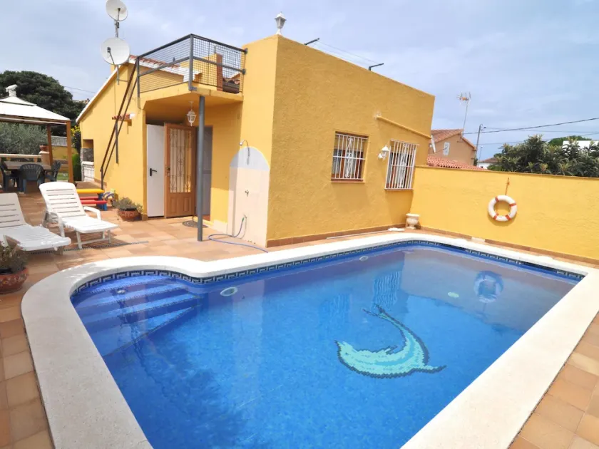 Pleasant house with private pool 750m from the sea - Image 1