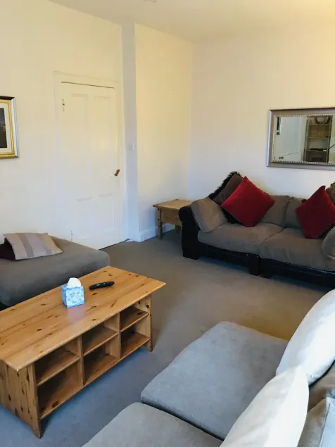 3 soveværelser, gratis WiFi, parkering uden for gaden. Central Ayrshire, 20 minutter til Glasgow - Image 1