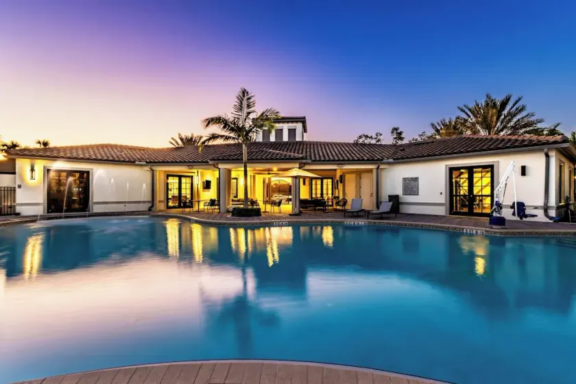1BR Condo in Fort Myers | Pool + Gym + BBQ - Image 1