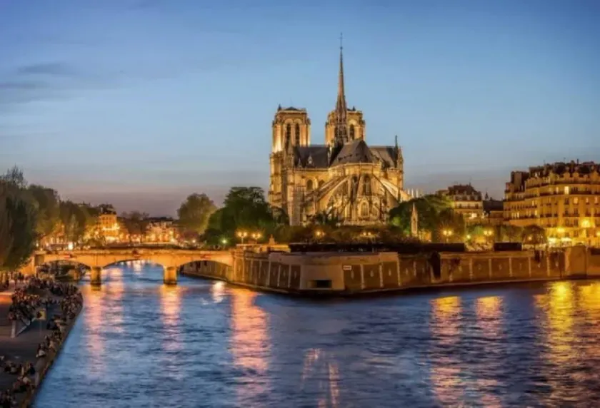 RARE!Paris 4. CITE ISLAND Notre Dame-SUPERB VISNINGER - Image 1