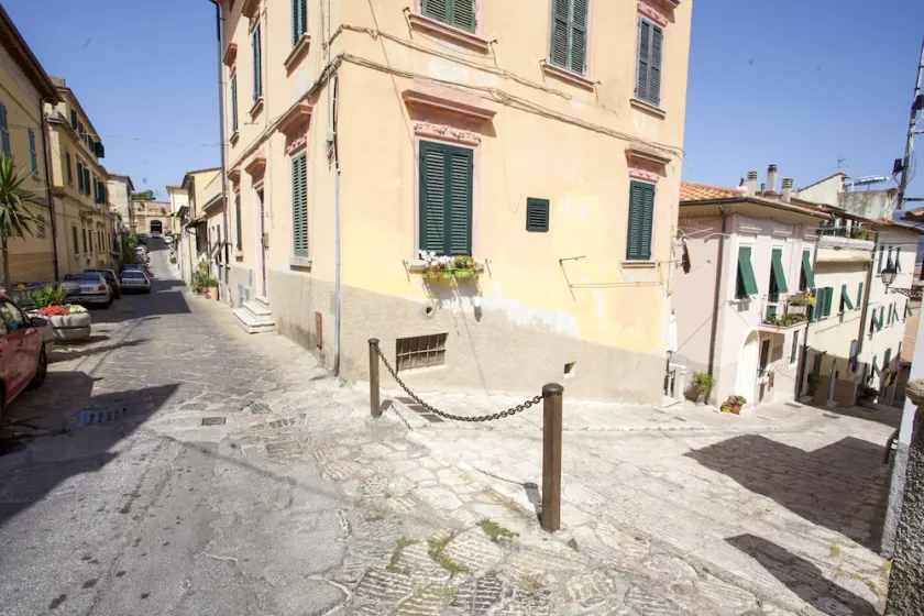 Two-room apartment Piazza al Fico 2/4 Beds in the historic center of Portoferraio - Image 1