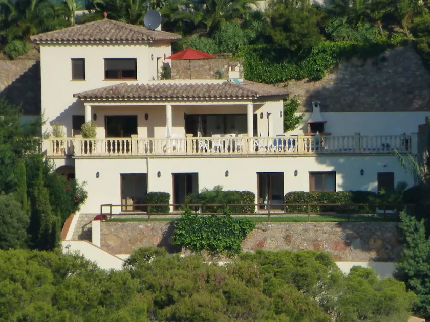 Villa with Private Pool - Image 1