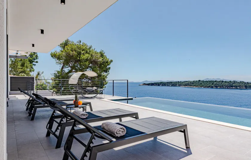 Awesome Home In Blato - Image 1