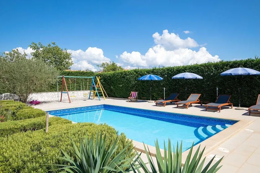 Villa Comfort with Pool - Image 1