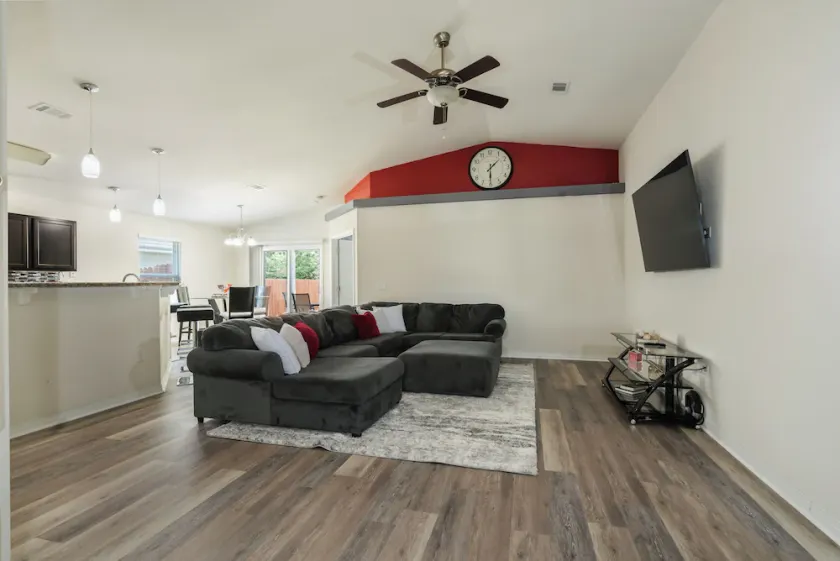 Family Oasis 7 minutes from the Beach. EV friendly - Image 1