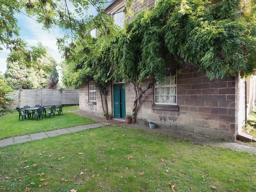 8 chambres à coucher à Belper - Image 1