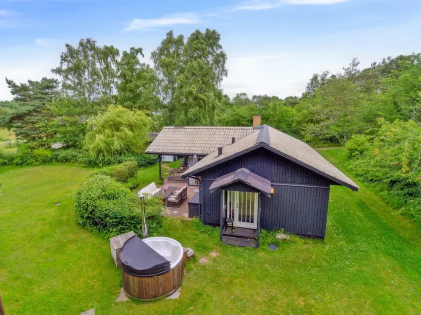 \"Sybilla\" - 600m from the sea by Interhome - Image 1
