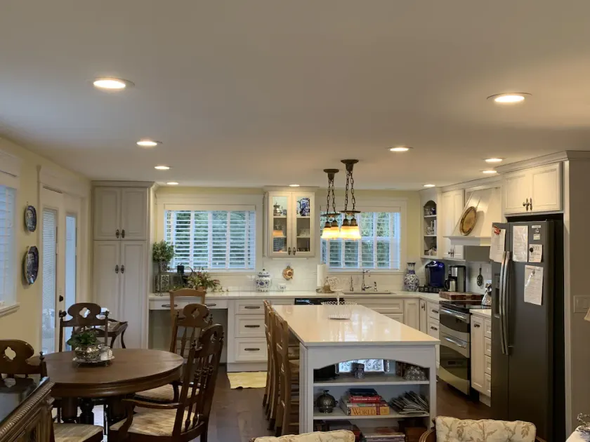 Country Home with amazing linens, 5 Star Reviews & low Fees - Image 1