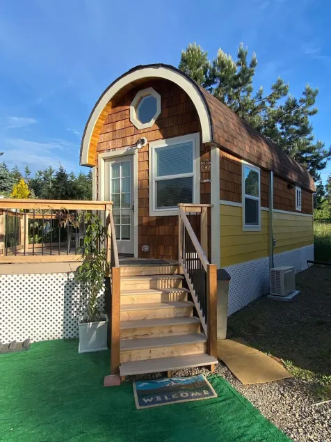 The Cat Perch at the \"Janelle Rose\"7128 SE Salem Oregon - Image 1