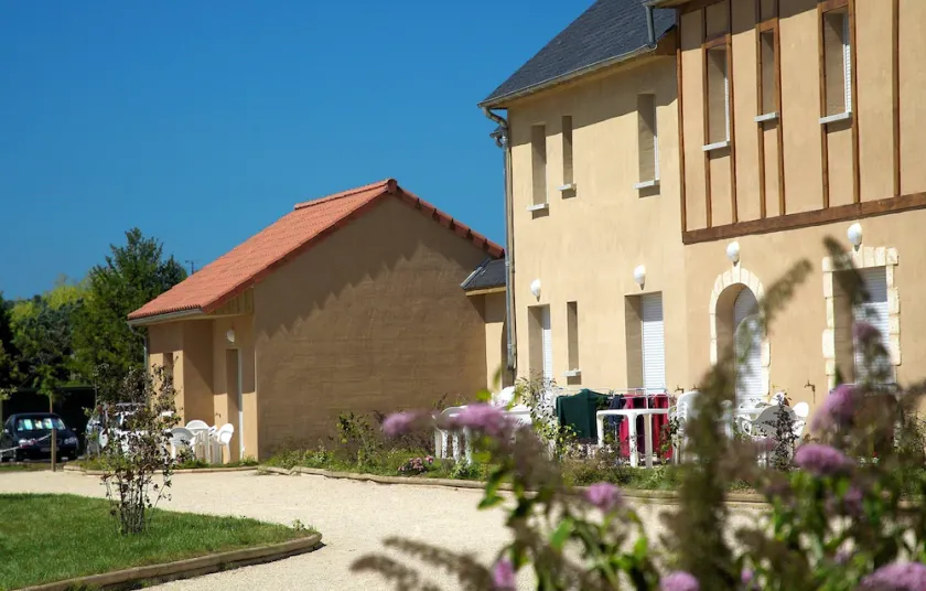 Studio à Montignac | Linge de Lit Inclus + Accès Piscine! - Image 1