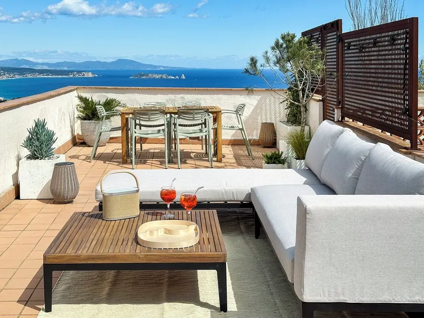 Begur Sunset 2 bedroom loft close to the center of Begur. With terrace and gorgeous sea views H42 - Image 1