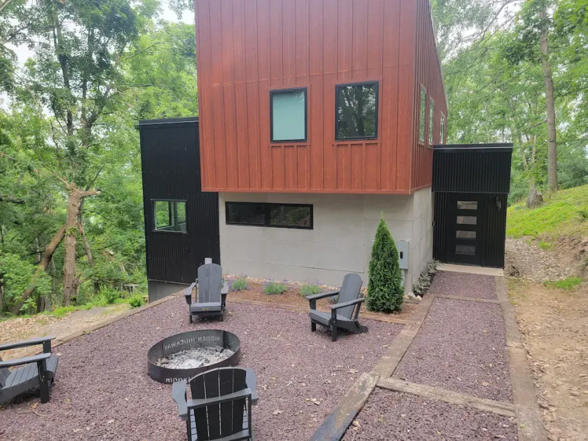 Stunning modern cabin high on a ridge with sunrise and sunset views! - Image 1