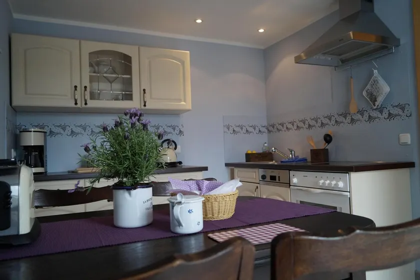 Liebevoll eingerichtete Ferienwohnung mit sonnigem, ruhigen Balkon zum Lavendel - Image 1