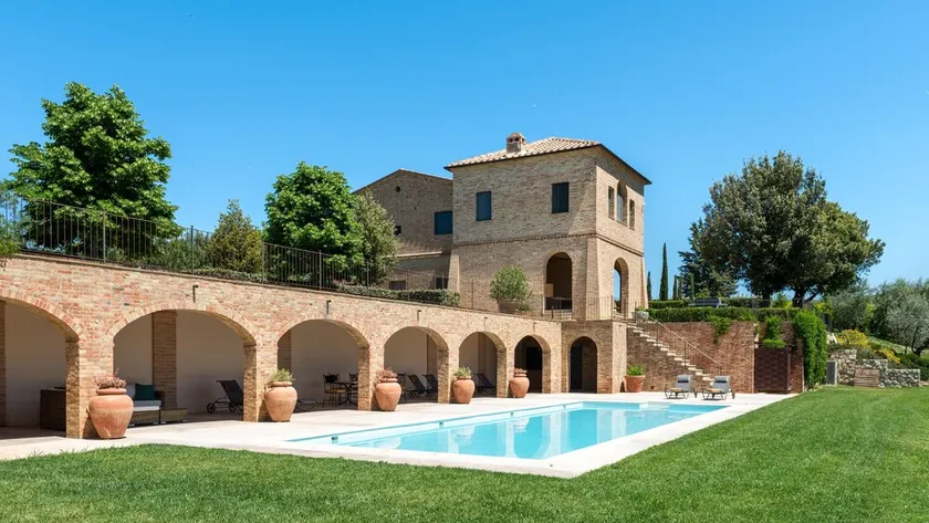 Recently restored Villa in Tuscany, sleeps 12, sw.pool,  gym, big garden. - Image 1