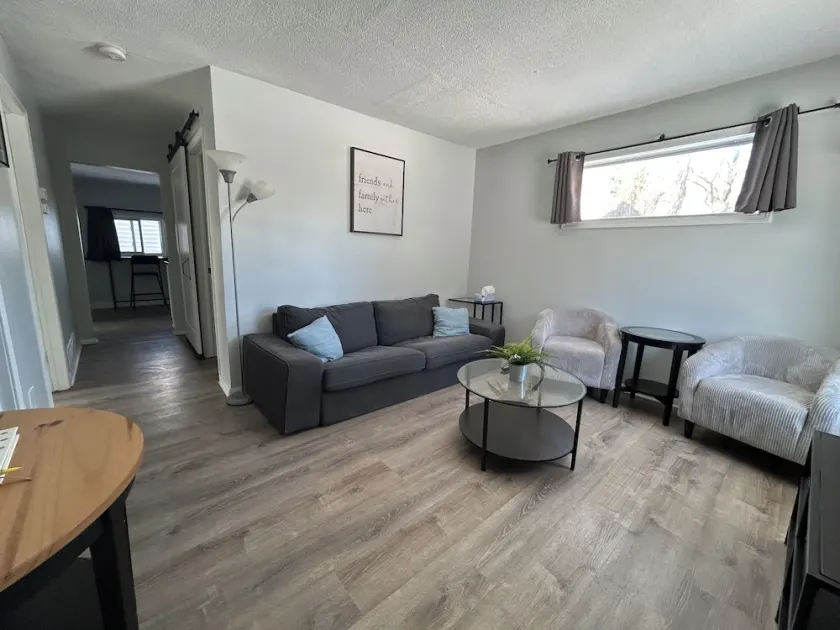 Pet-Friendly HP Home: 3 Bedrooms, Fast WiFi, Near Downtown Ferndale - Image 1