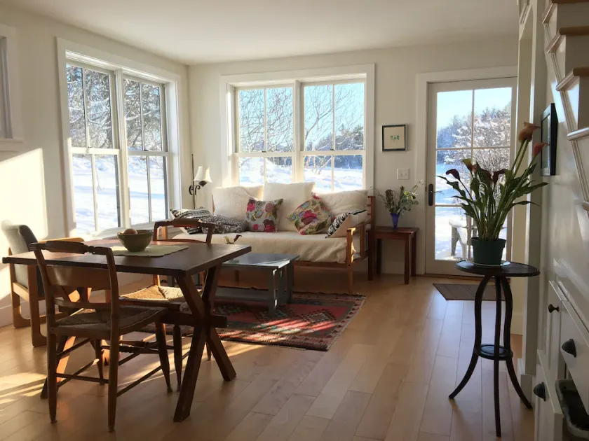 Beautiful Light Filled Guesthouse in country - Image 1