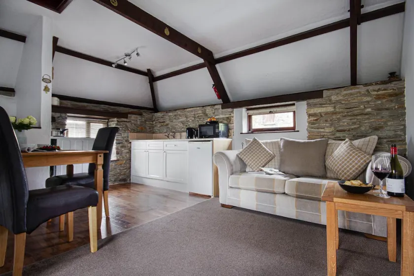 Rowan Retreat - sleeps 2 - Nr Looe and Polperro - Image 1