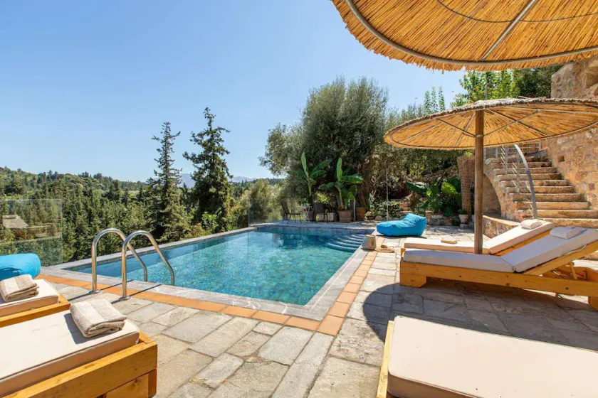 Impressive & Beautifully Restored House - 2 Self-Contained Suites, Private Pool & Stunning Views! - Image 1