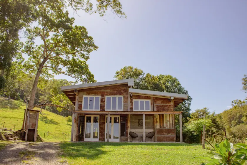 Country Barn Retreat - Image 1