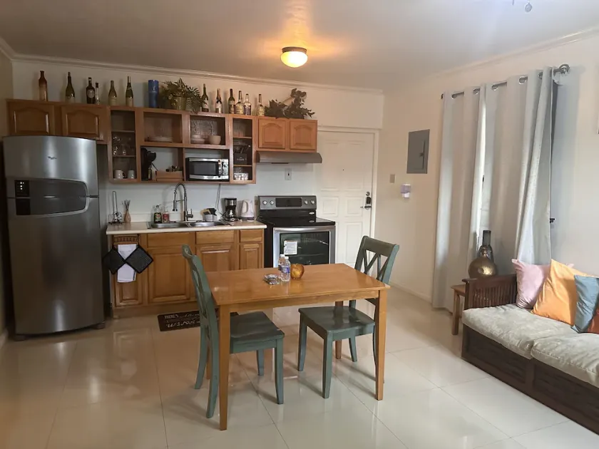 Comfy and Secure  One Bedroom Apt- Sleeps 3!! - Image 1