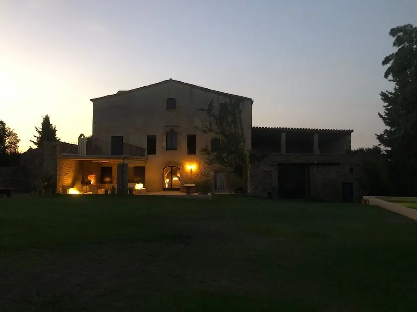 Impressive historical Mas in the heart of Empordà-Costa Brava - Image 1