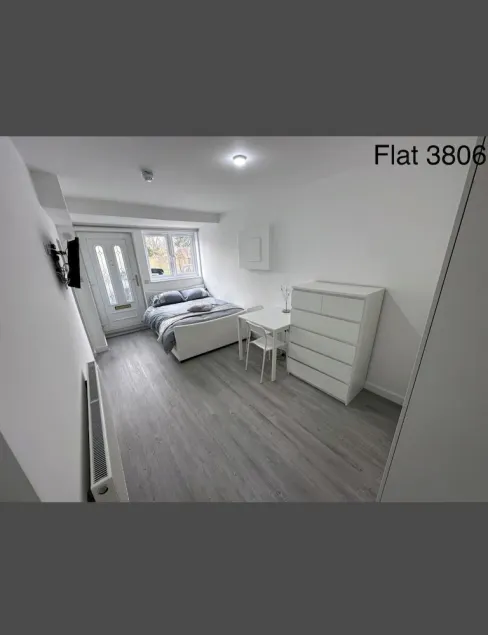 Bright Stylish Studio Flat - Image 1