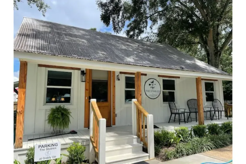 The Stables at Giddy Up Folsom English Cottage - Image 1