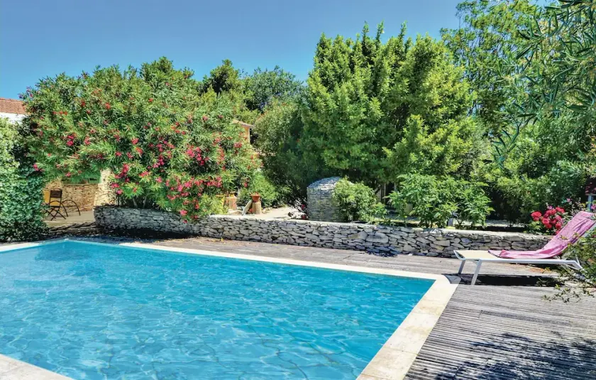 2 Bedroom Beautiful Home In Tavel - Image 1